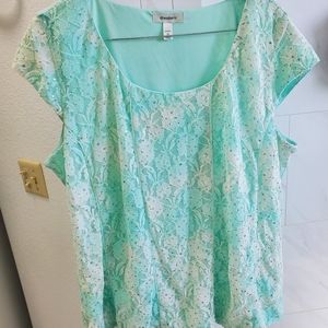 Size 3X DRESSBARN Beautiful light green top with multicolored rhinestones. 18$